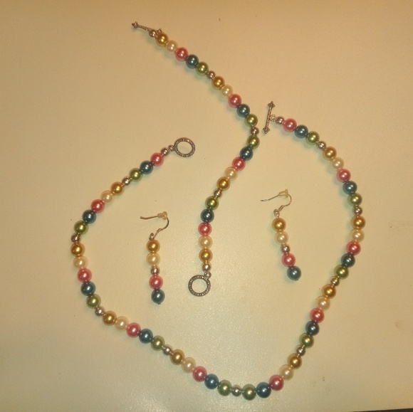 3pc Jewelry Set incl Necklace, bracelet & earrings - Picture 4 of 6